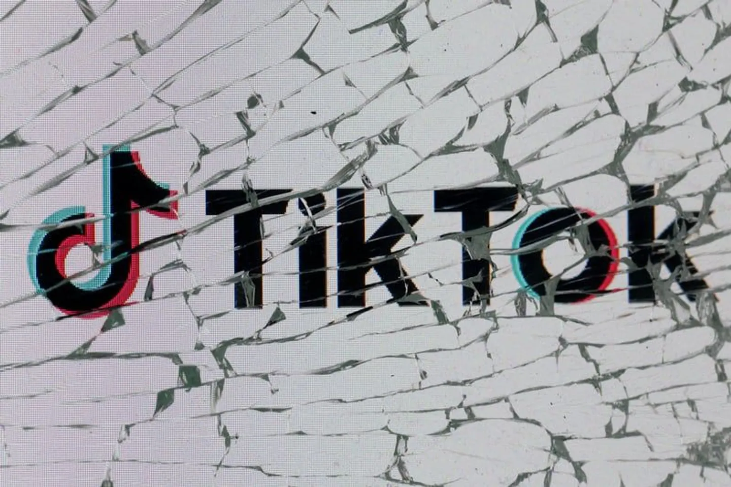 Европа наносит полумиллиардный удар по TikTok